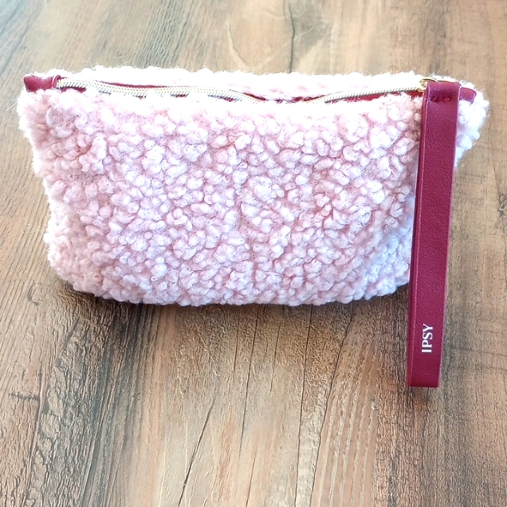 FREE W BUNDLE Ipsy Pink Sherpa Wristlet 4.5"x7" NWOT